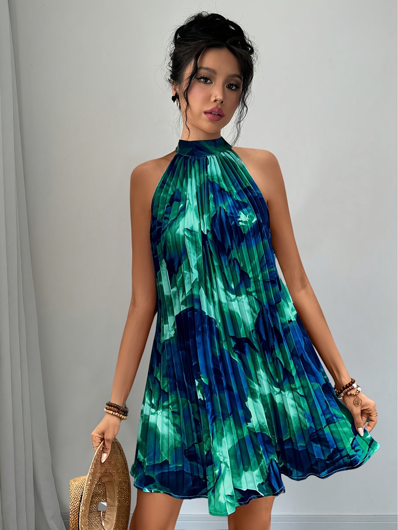 Elegant Sleeveless Loose Pleated Colorblock Halter Neck Dress
