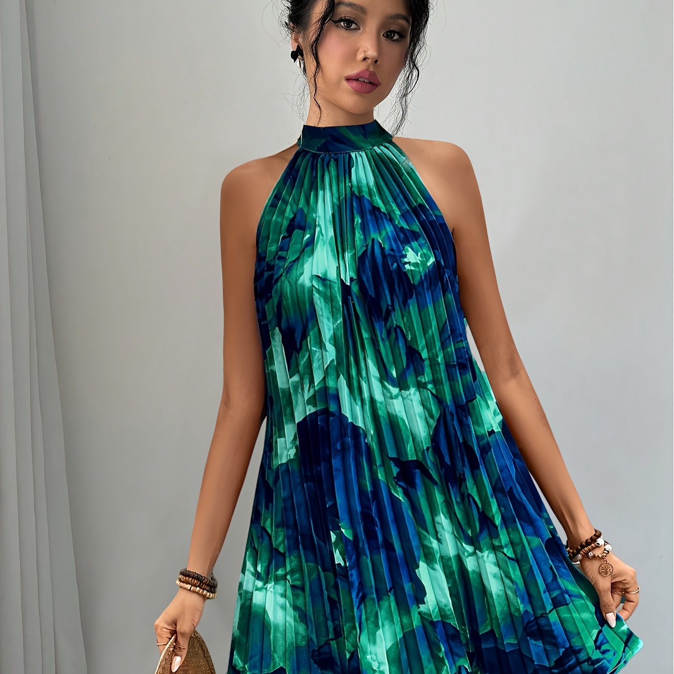 Elegant Sleeveless Loose Pleated Colorblock Halter Neck Dress