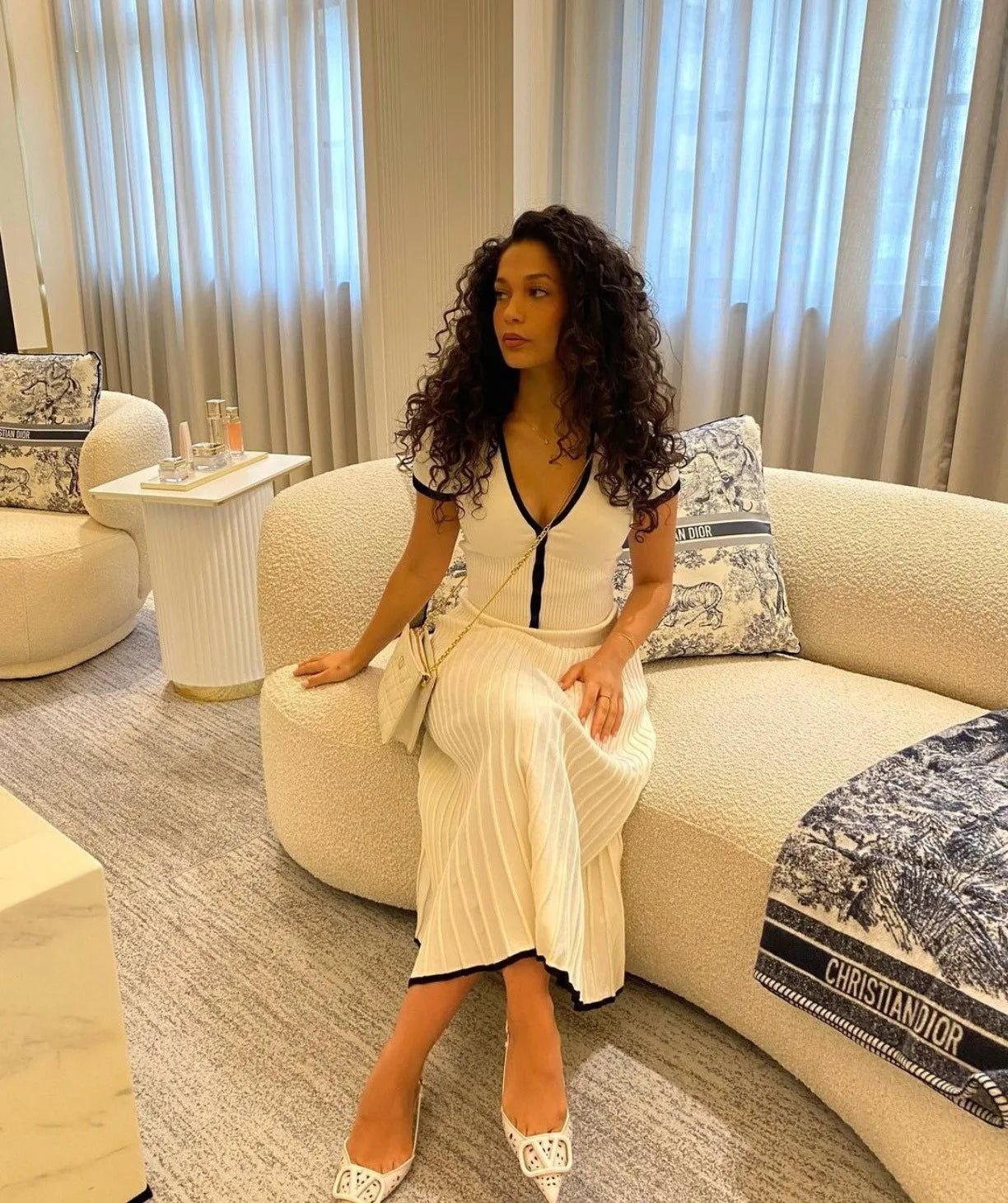 Women White long Skirt Suit Short Sleeve V-neck crop top pleated set