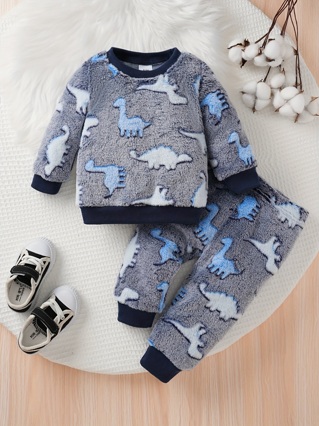 Dinosaurs Pattern Fuzzy Pullover Sweatshirt And Pants For Baby Boys