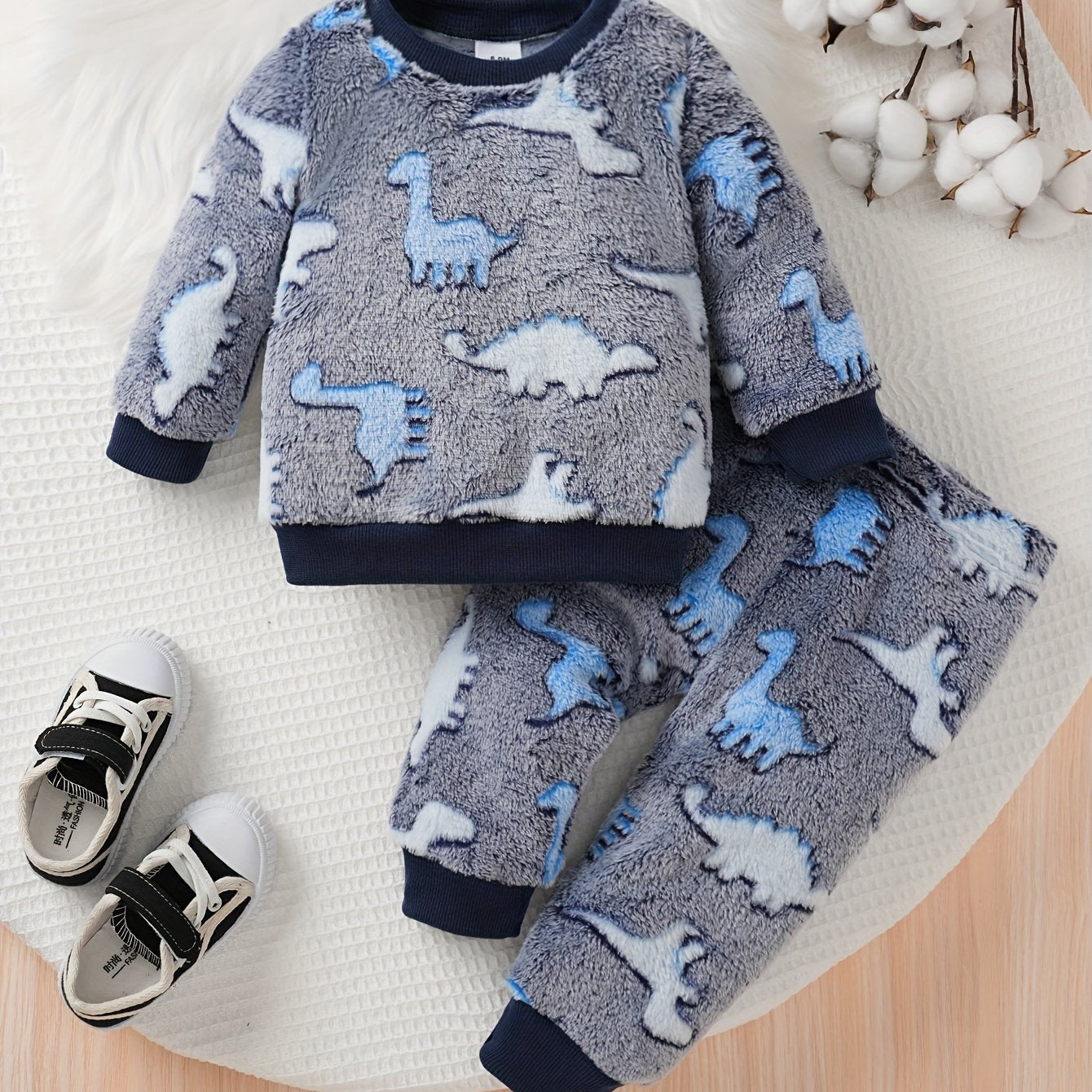 Dinosaurs Pattern Fuzzy Pullover Sweatshirt And Pants For Baby Boys