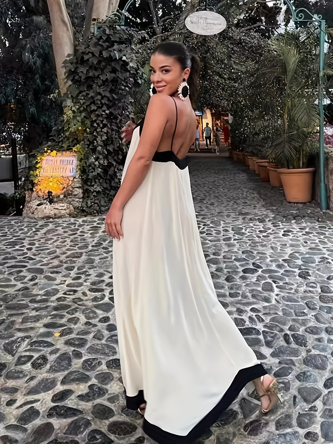 Soft Scene V-Neck Maxi Dress