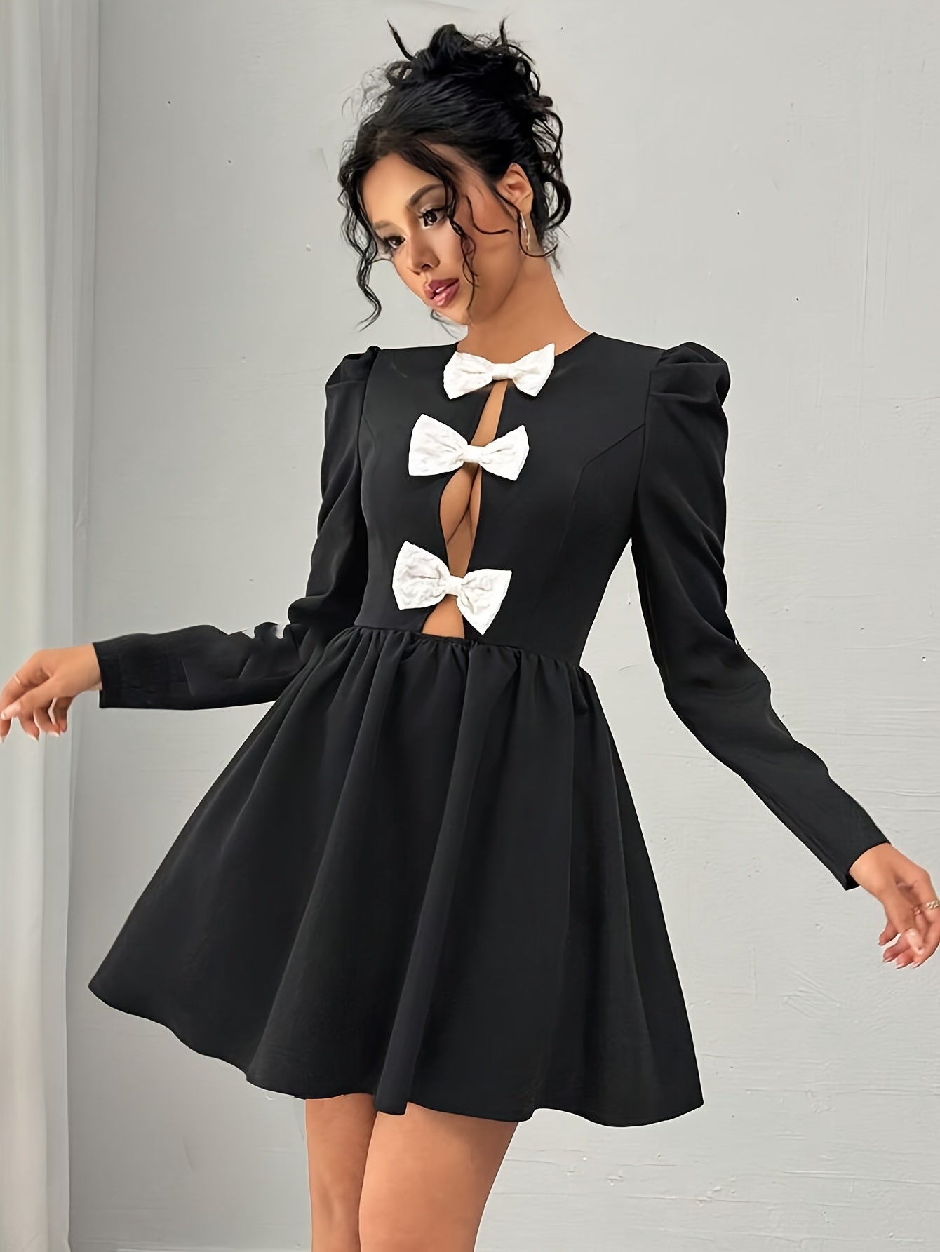 Elegant Women's Timeless Twist – Black Edition
