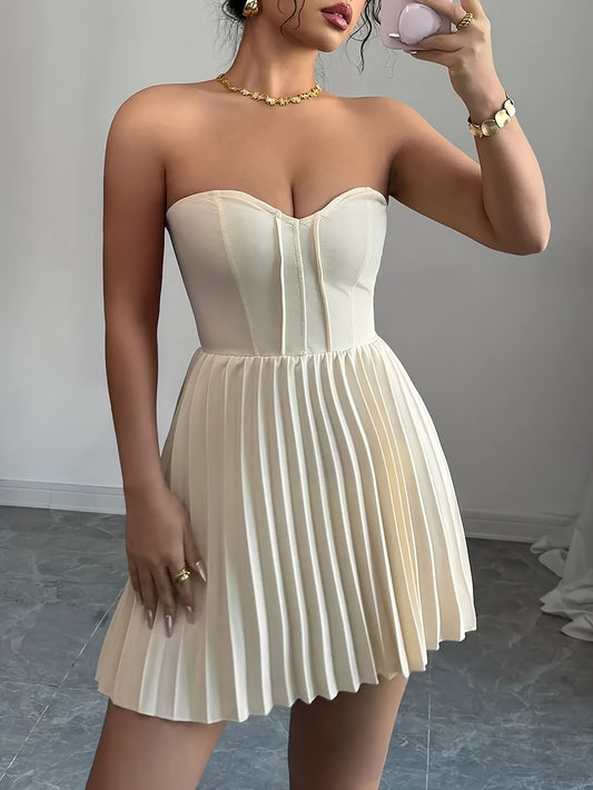 Women's Elegant Summer Halter Neck Pleated Dress with Heart Collar