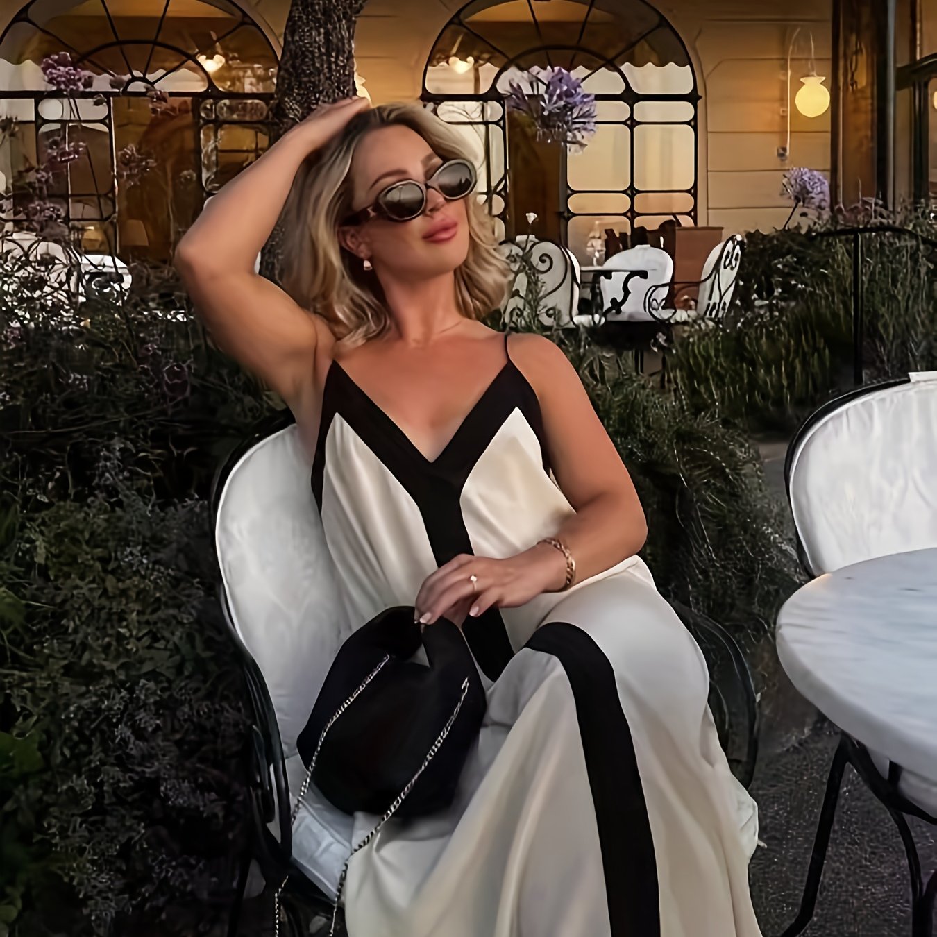 Soft Scene V-Neck Maxi Dress