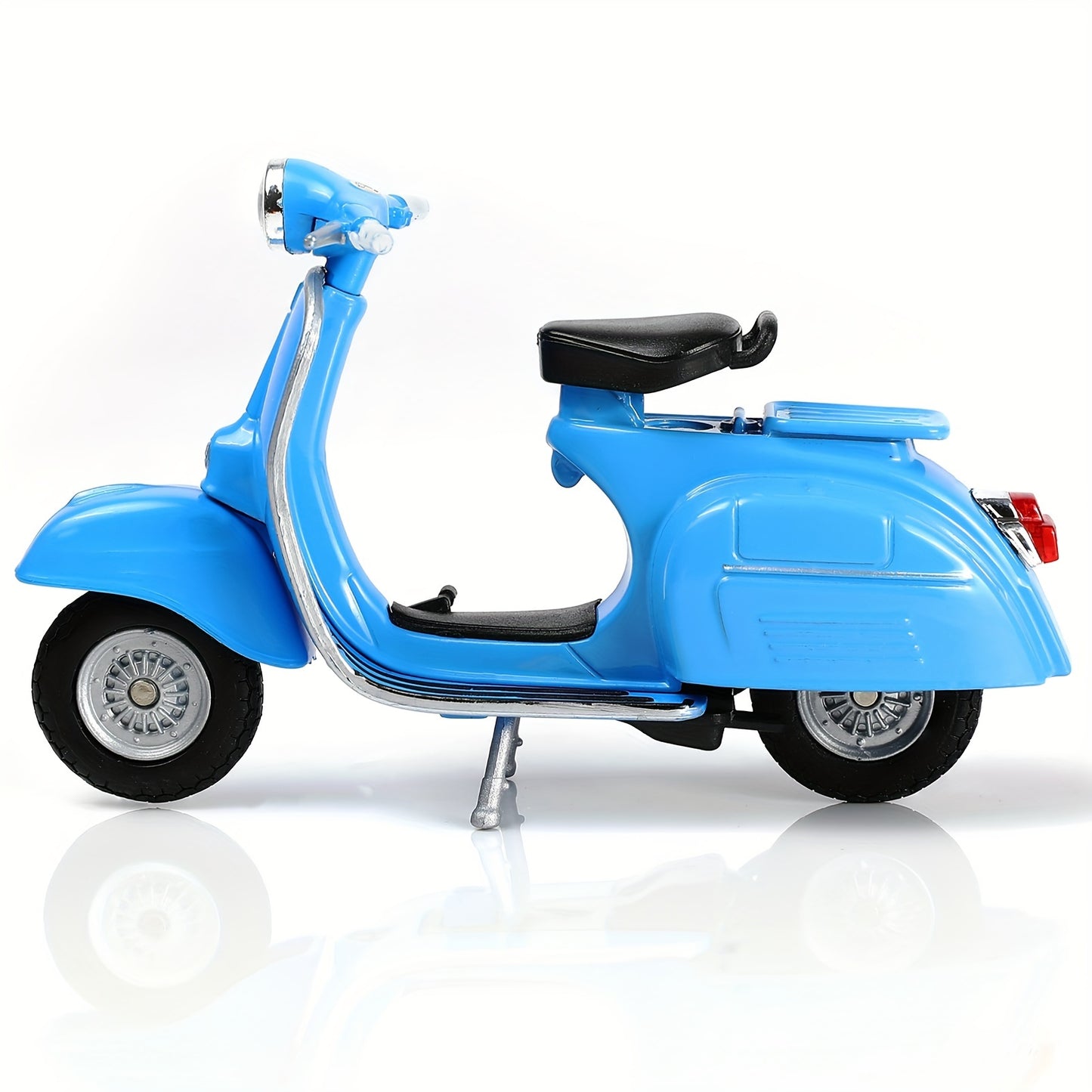 Welly 1/18 Scale Vespa 150Cc Miniature Scooter Model