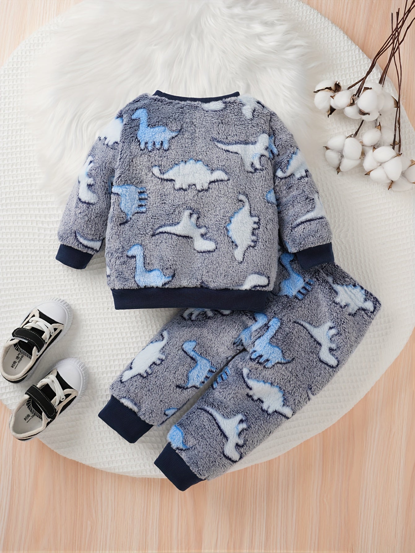 Dinosaurs Pattern Fuzzy Pullover Sweatshirt And Pants For Baby Boys